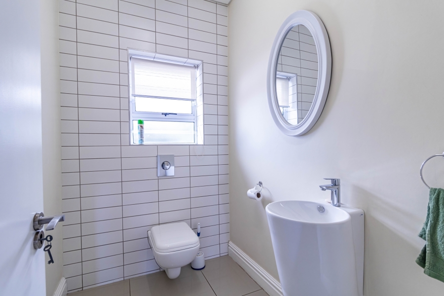 3 Bedroom Property for Sale in Yzerfontein Western Cape